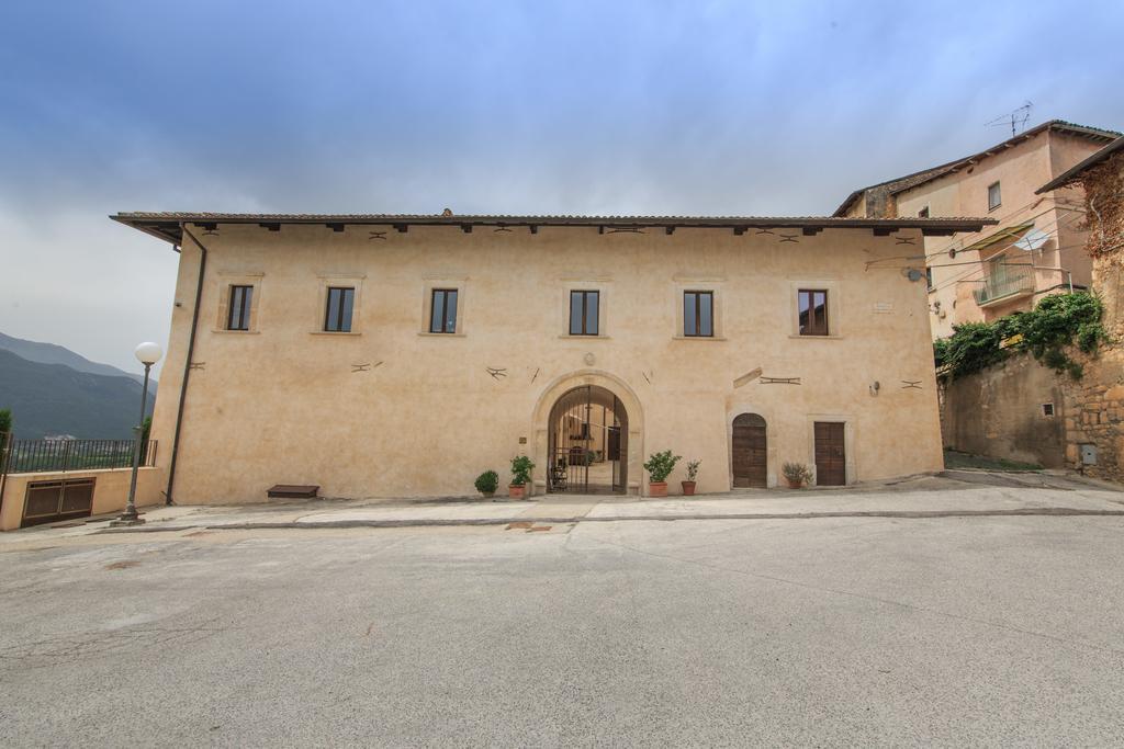 Casa Rosati Hotell Fontecchio Exteriör bild