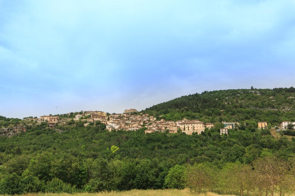 Casa Rosati Hotell Fontecchio Exteriör bild