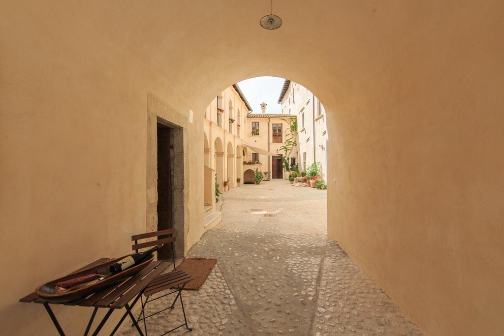 Casa Rosati Hotell Fontecchio Exteriör bild